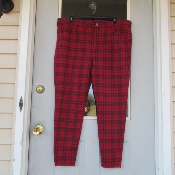 American Eagle Outfitters Denim - American Eagle next level stretch high rise plaid Jegging Plus size 24